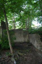 Another look at the cinder block remains.