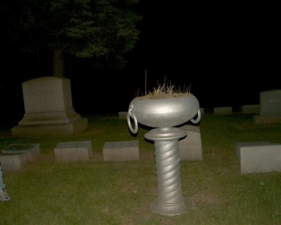 This planter resembled a Van de Graaff generator.