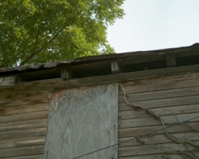 There was a small gap between the wall and the roof.