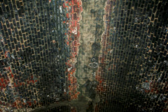 The top of the tunnel where smoke wore away the brick.