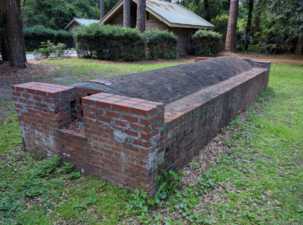 This is probably the remains of the oil house.