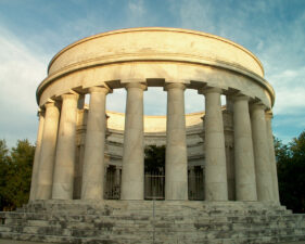 Harding Memorial was a huge circular structure. Someone nearby during our visit referred to it as a "modern Stonehenge."