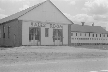 The sales room of Hartman Farm primarily sold produce.