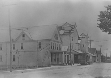 Hartman Farm was connected to the city by trolley service, as seen in this 1915 photograph.