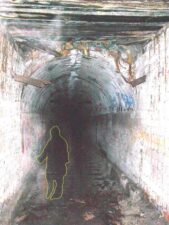 We outlined the possible apparition here to be viewed more easily.