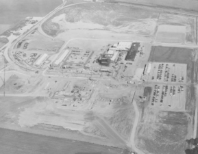 A closer look at the DuPont plant the same year.