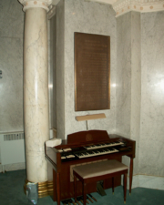 An organ inside the main room of the chapel.