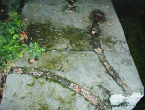 A closer look where the gate attached to Lock 30.