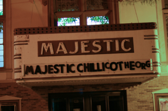 The marquee above the main entrance gave the theatre's official website address.