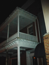 The old hotel that once stood next to the theatre. It has since been demolished.