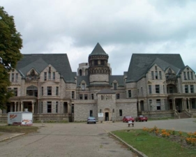 The small building in at the center of the facility served as the OSR office when we visited.
