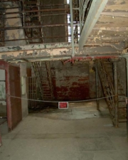 Another sign to keep wanderers out of dangerous areas.