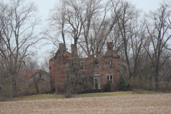 A photo of the house as it stood in December 2005.
